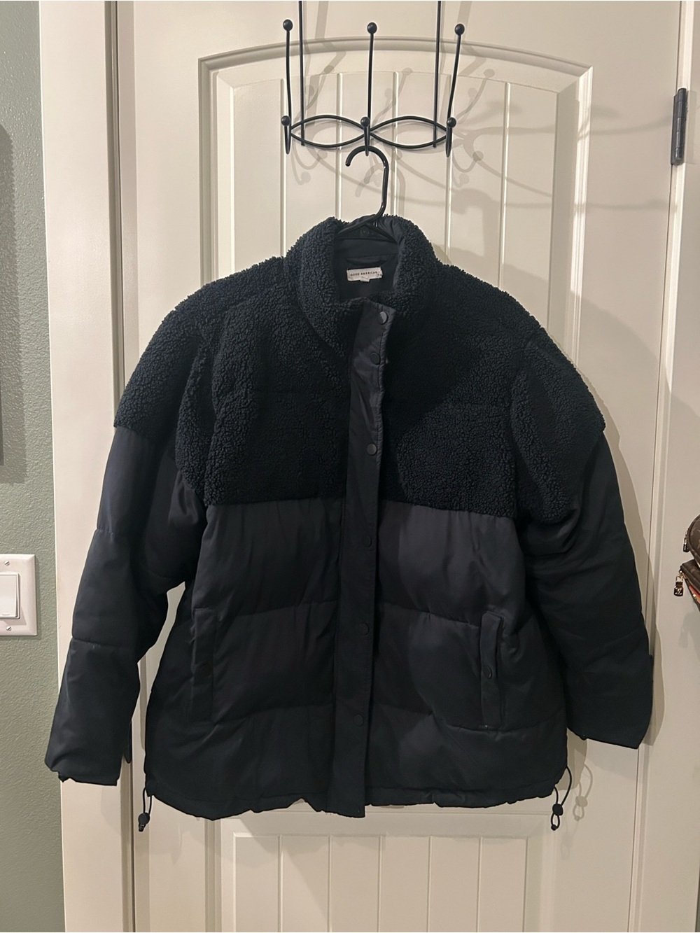 Good American Black Sherpa-Yoke Puffer Coat